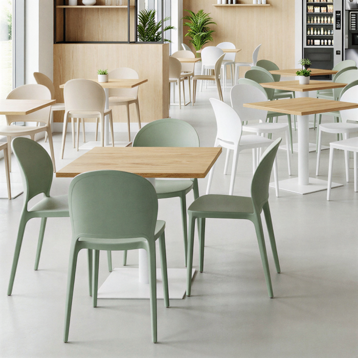 Chaises Vera dans une cafétéria avec distributeurs